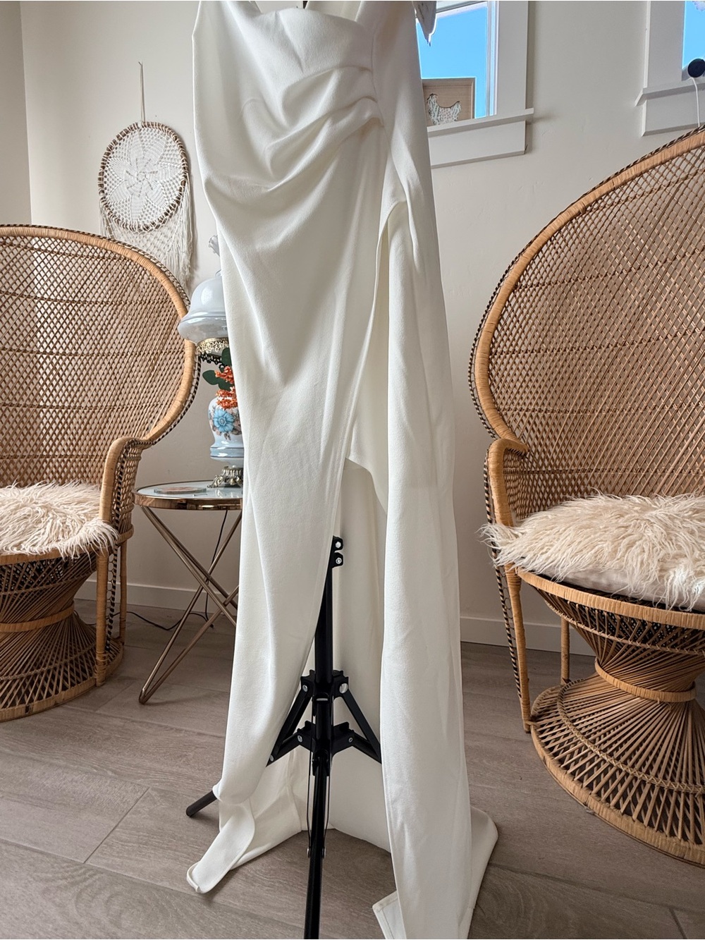 Elegant White Spaghetti‑Strap Draped formal Dress - Picture 3 of 7